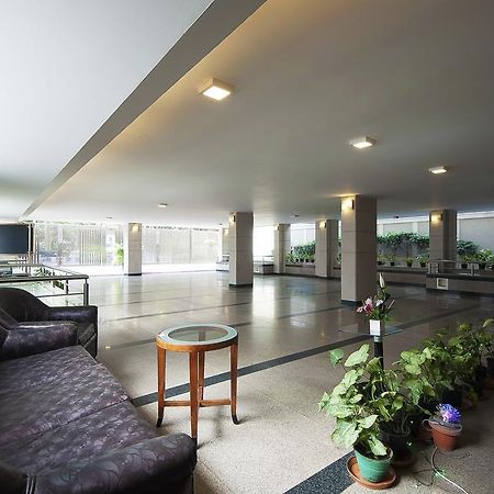 Alpina Hotels & Suites New Delhi Buitenkant foto