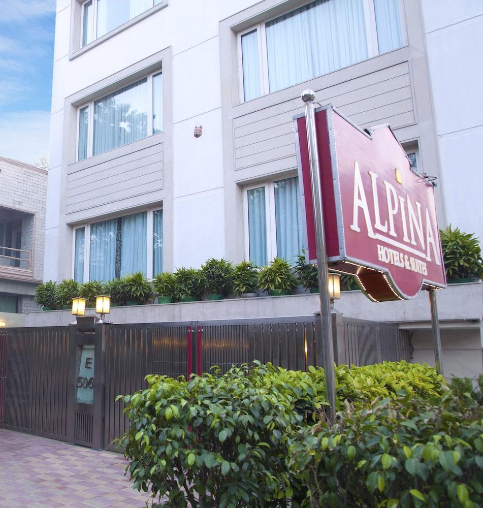 Alpina Hotels & Suites New Delhi Buitenkant foto