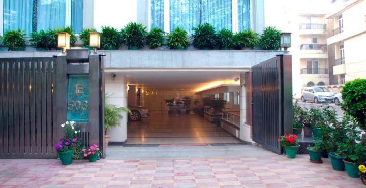 Alpina Hotels & Suites New Delhi Buitenkant foto