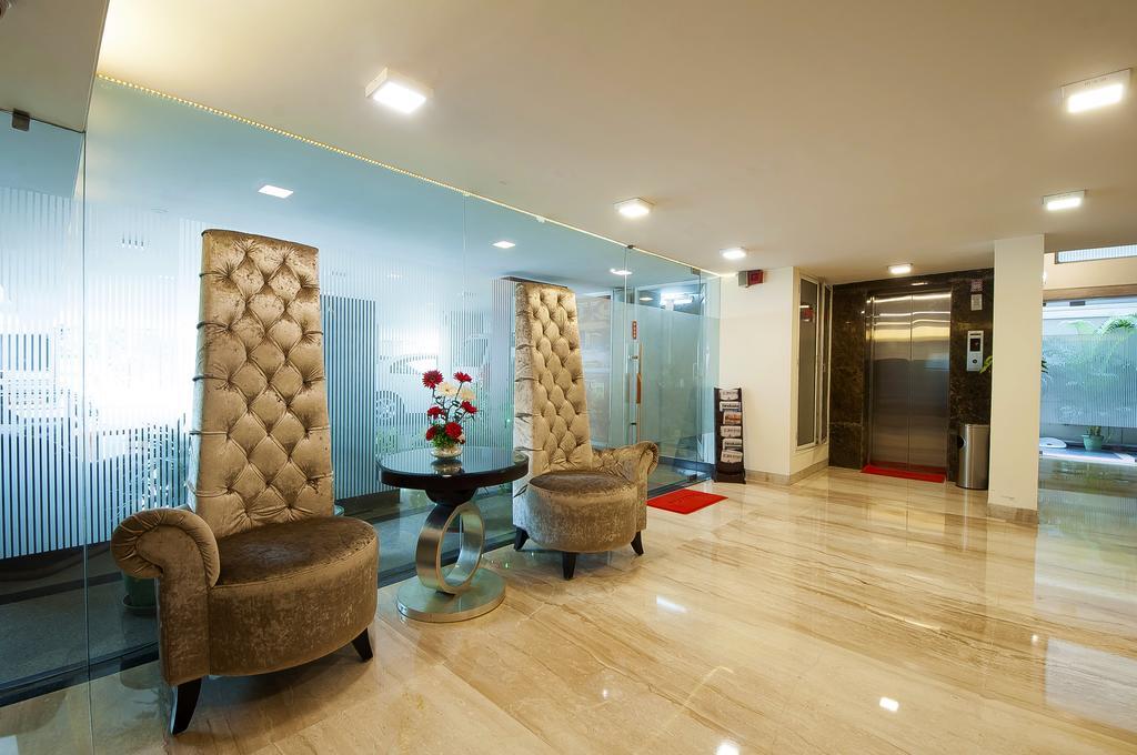 Alpina Hotels & Suites New Delhi Buitenkant foto