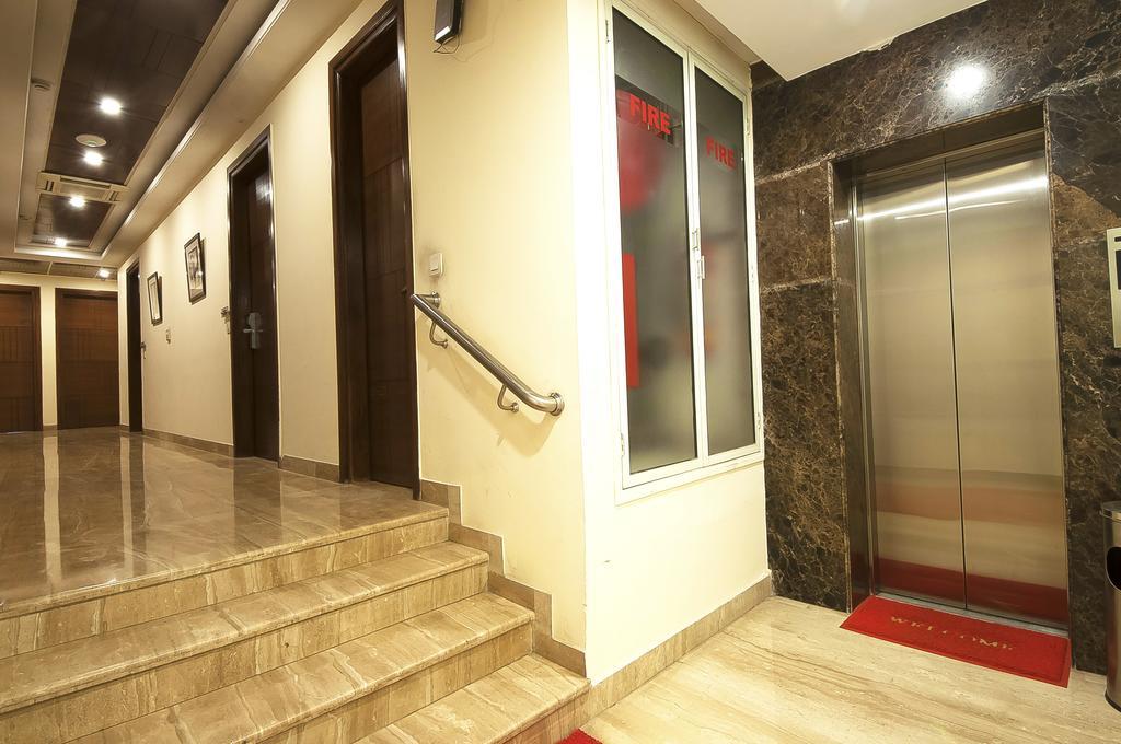Alpina Hotels & Suites New Delhi Buitenkant foto