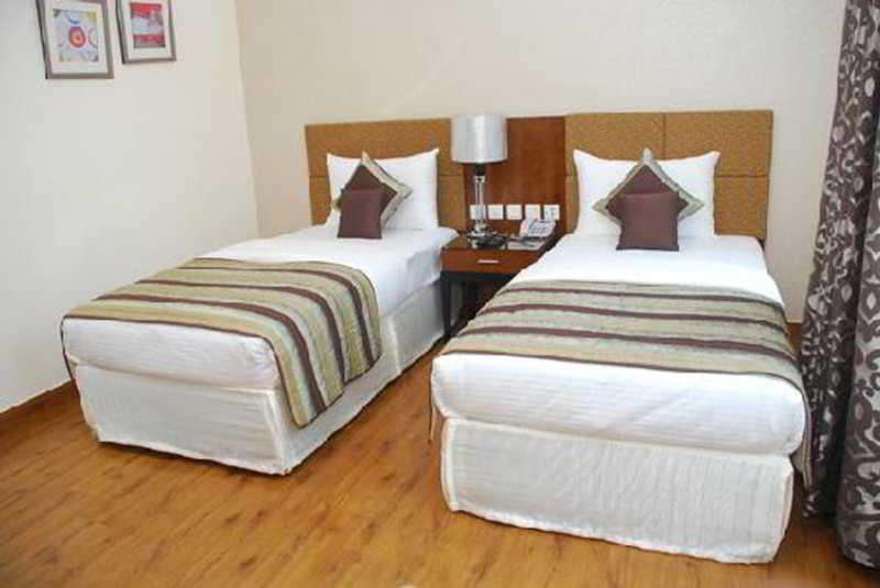 Alpina Hotels & Suites New Delhi Buitenkant foto