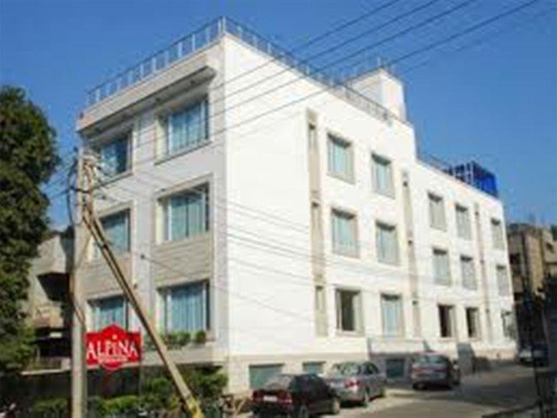 Alpina Hotels & Suites New Delhi Buitenkant foto